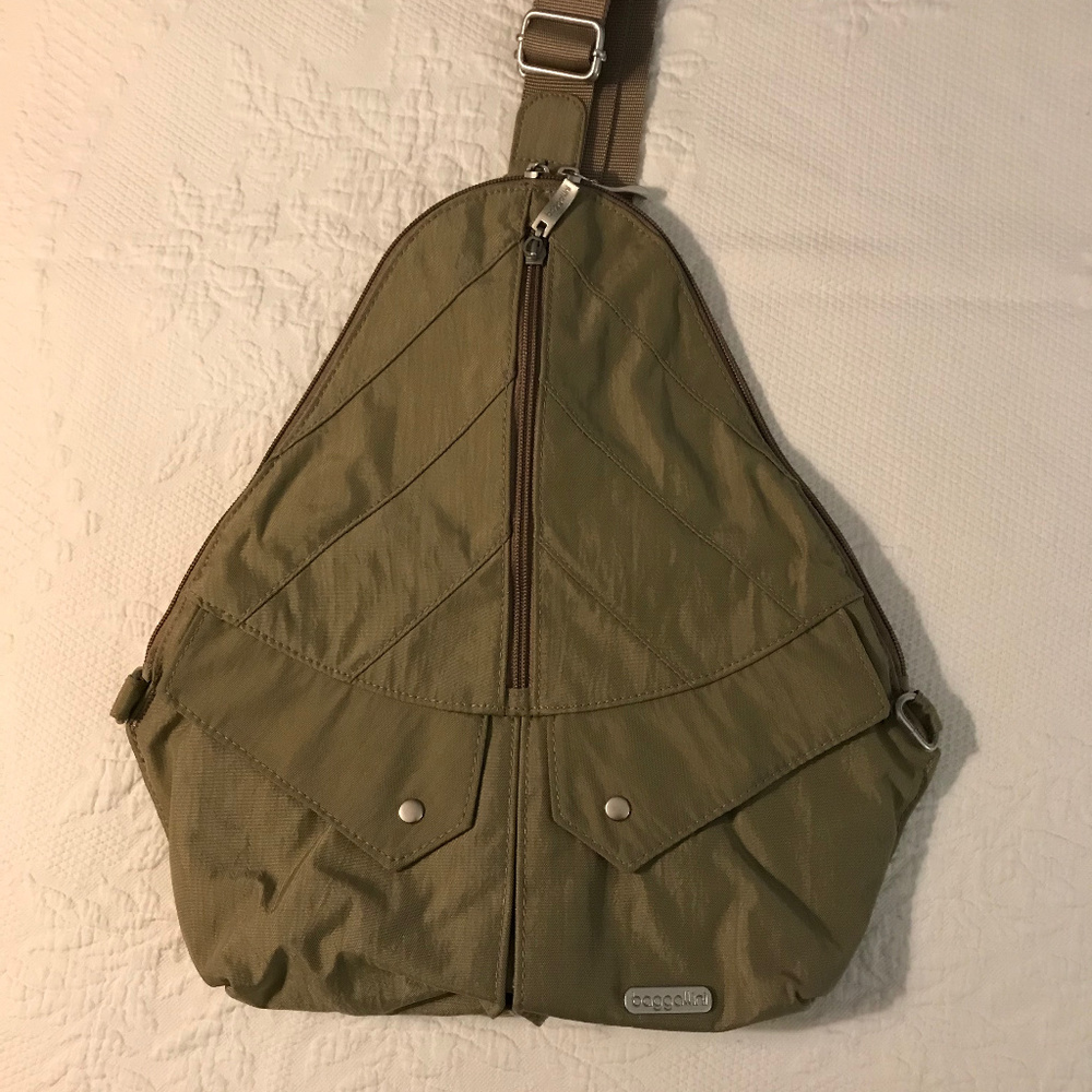 Baggallini convertible backpack